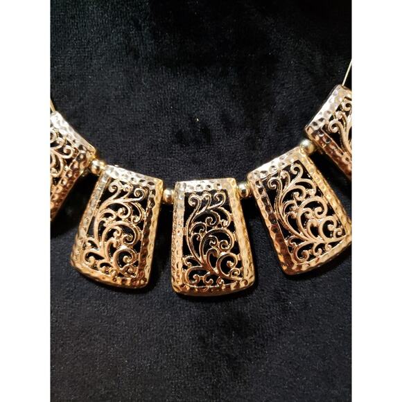 Womens Gold Tone Triple String Chains Filigree Cannetille Statement Necklace - Picture 3 of 7